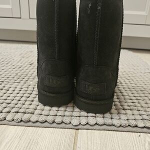 Waterproof Suade Uggs size 11 kids